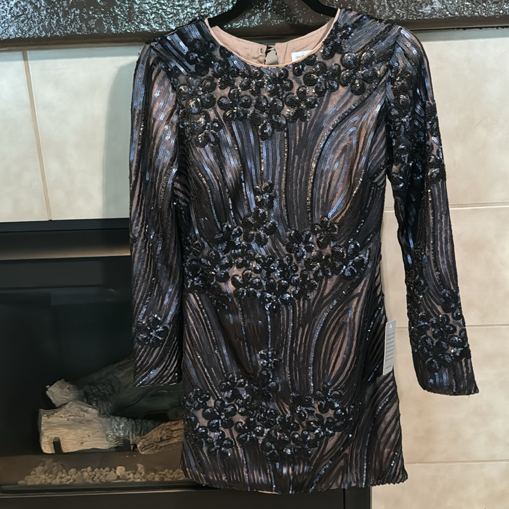 Dress the population Dark Navy Blue dress, New with tags size  Small.